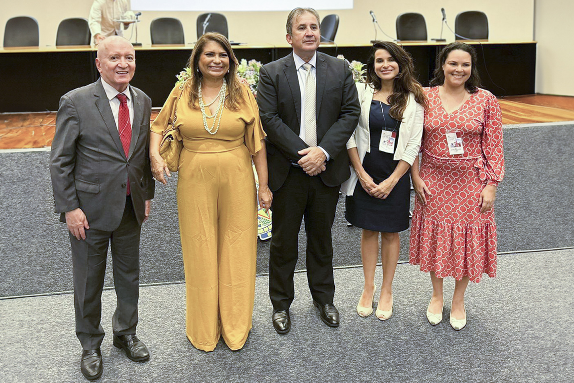 Alvaro Nôga, Ruth Sampaio, Paulo Régis, Carolina Cauduro e Wiviane Souza.