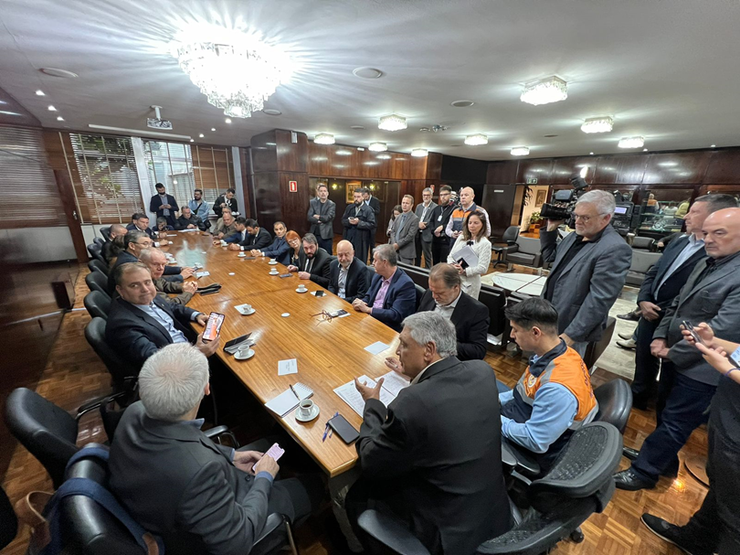 Foto da reunião na Assembleia