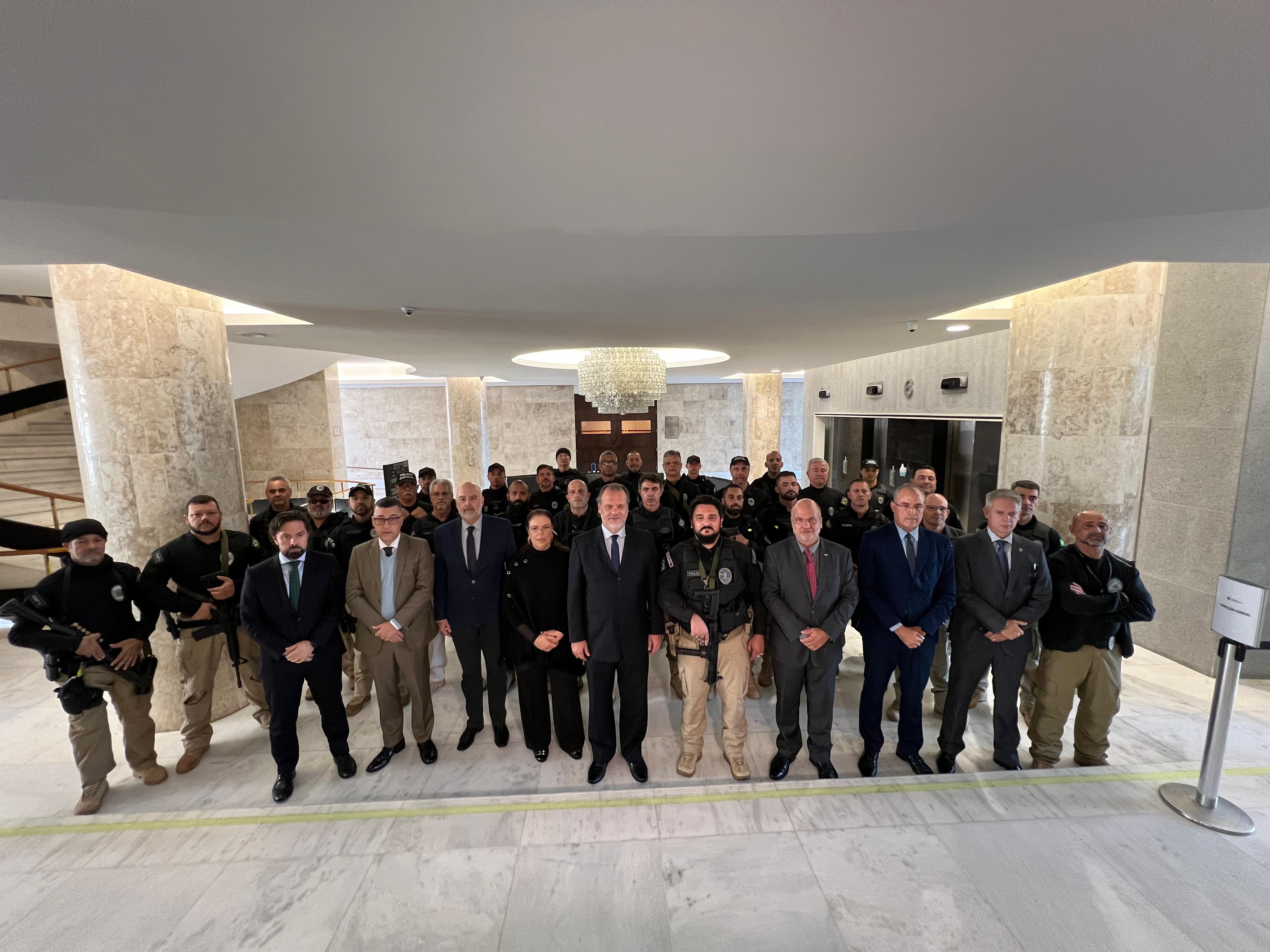 Apresentação dos policiais judiciais