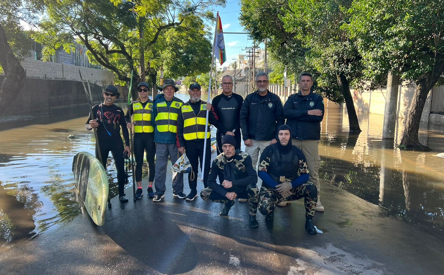 Atuação integrada da equipe do TRT-4 com o TJM e o TJRS. Ao centro, o desembargador Mendes (TJM) e o Coronel Guimarães (TJRS)