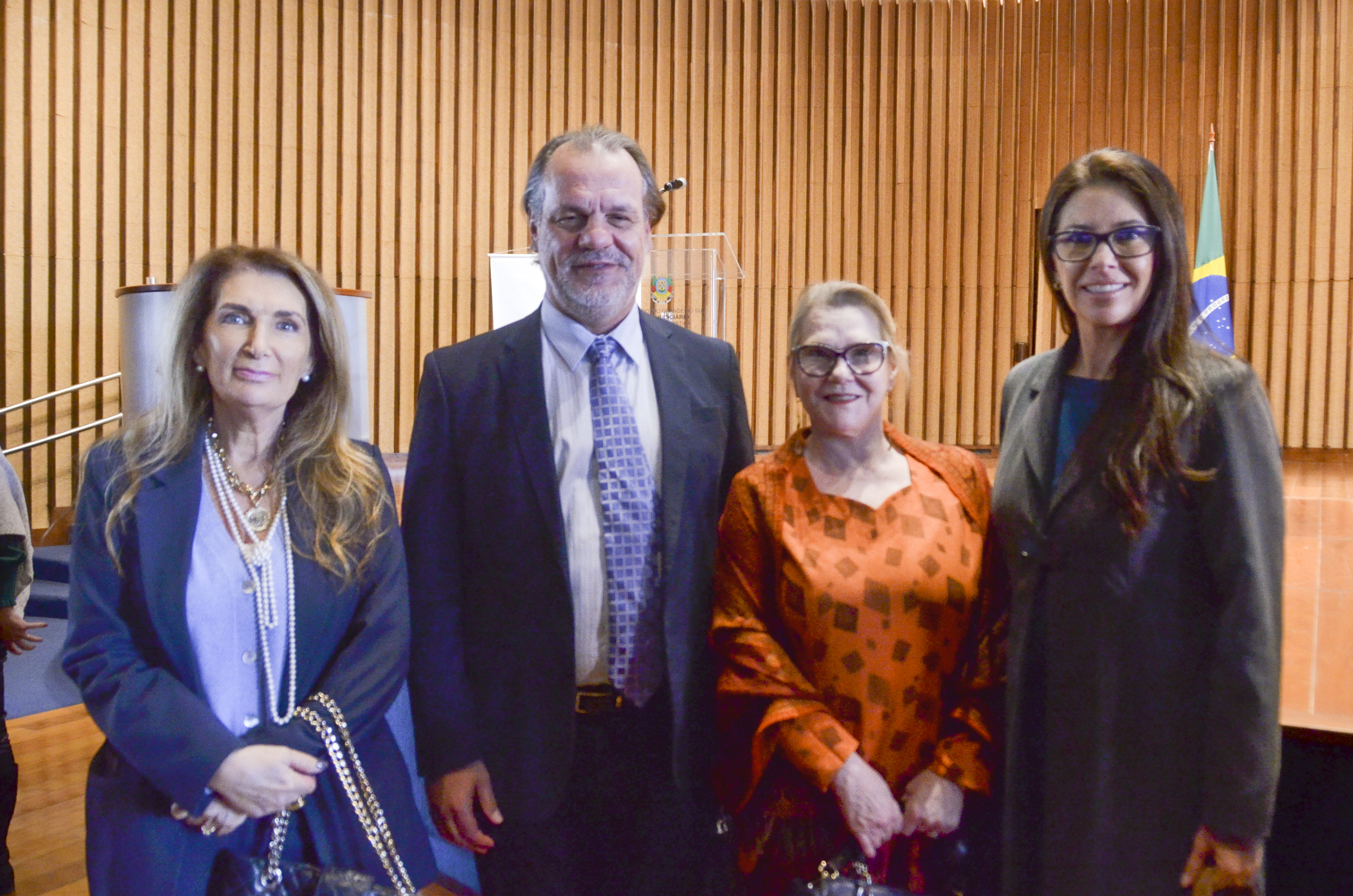 Jane Vidal, Alberto Delgado Neto, Laís Helena Jaeger Nicotti e Aline Doral Stefani Fagundes