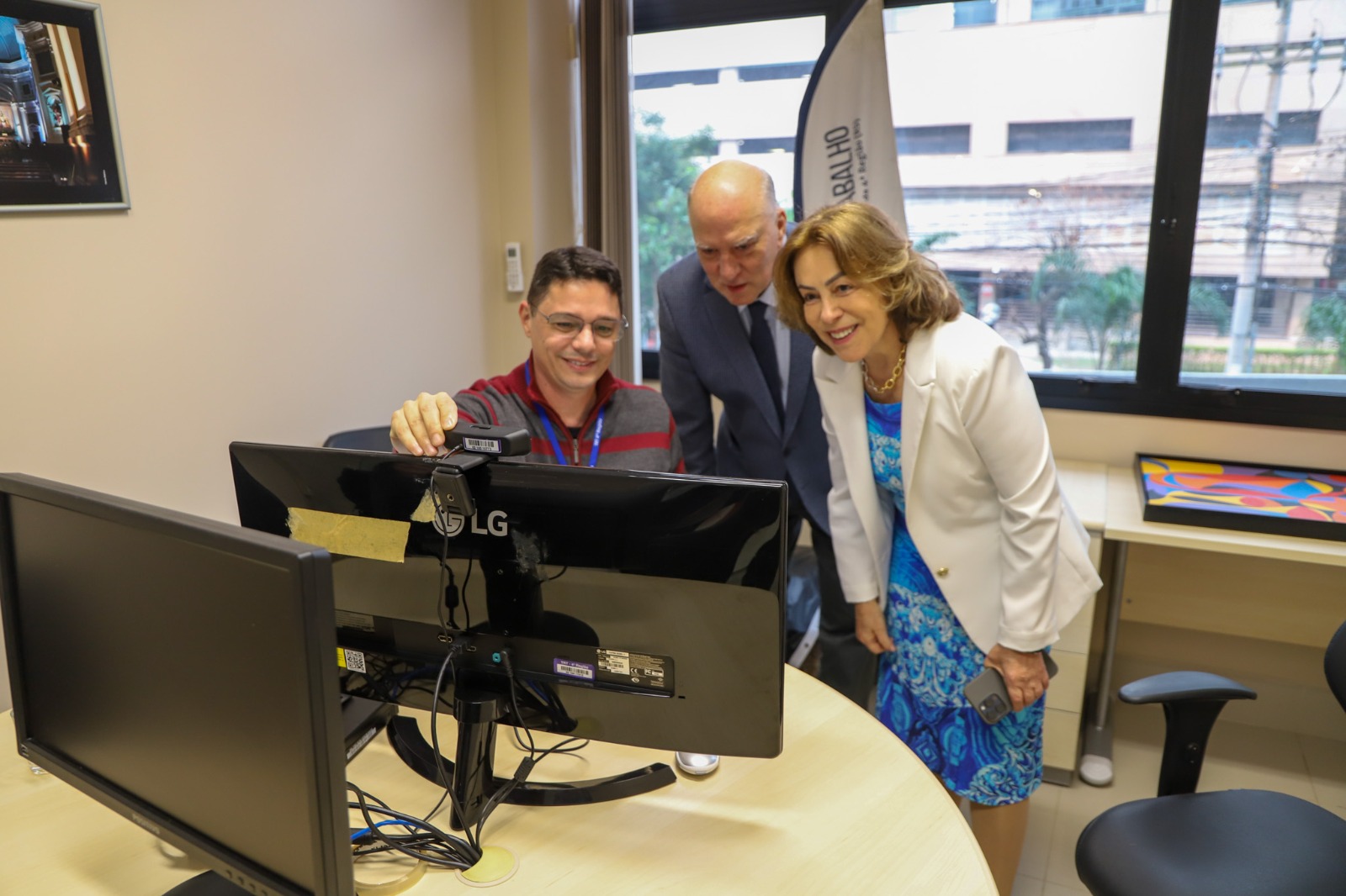 Dora e Martins Costa em audiência no Cejusc 2º Grau.
