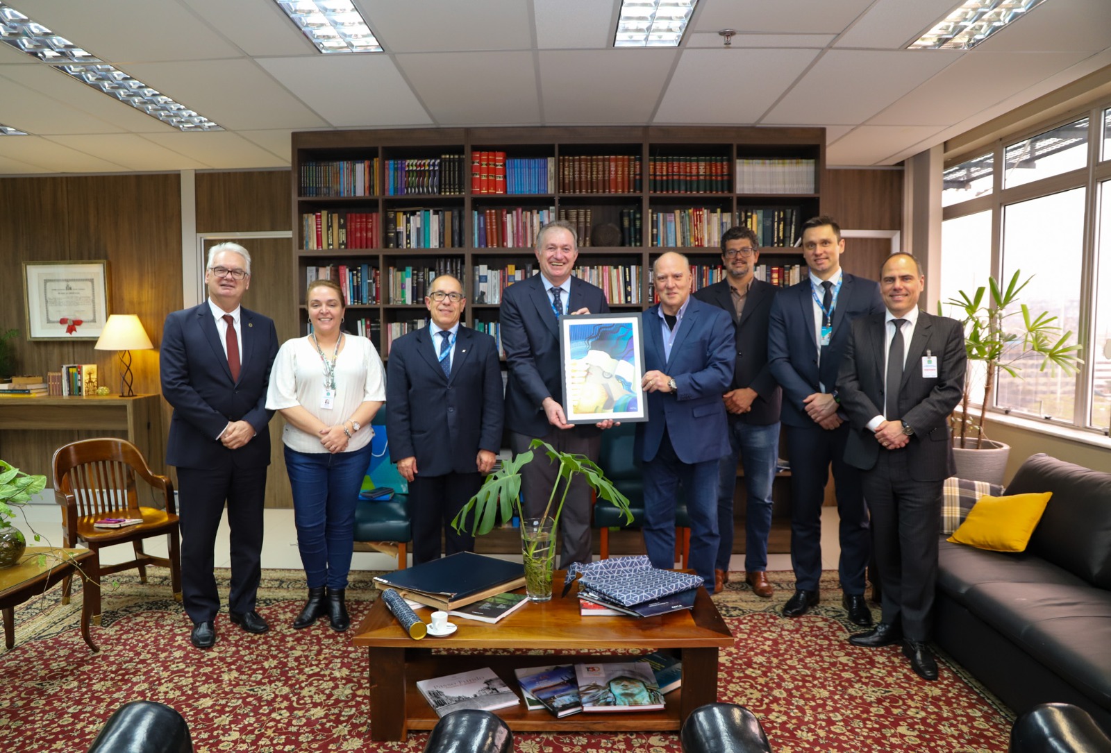 Visita representantes da Caixa ao presidente Martins Costa.jfif