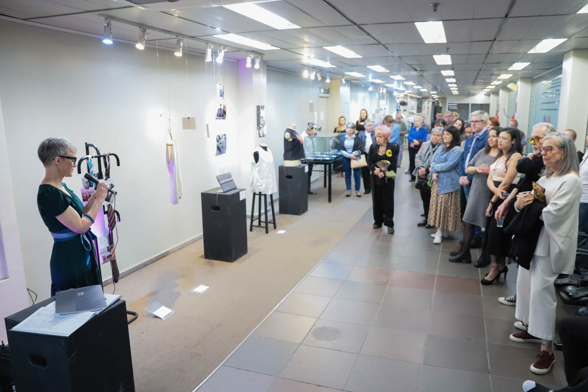 Público na abertura da exposição