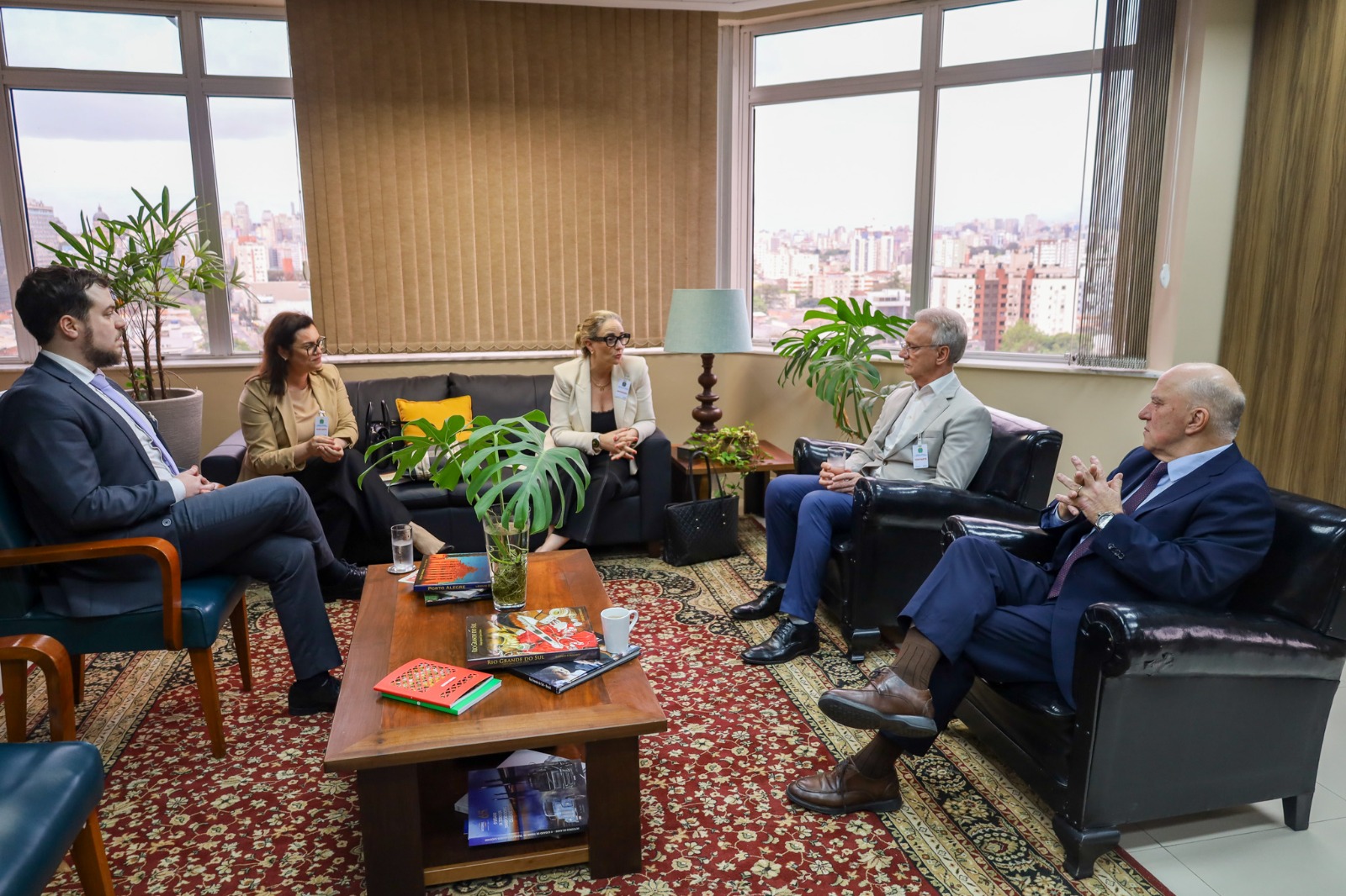 A foto da reunião com o ICI.