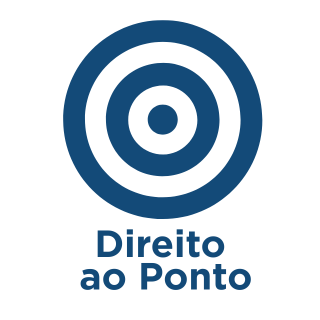 Um alvo circular azul e branco com o texto "Direito ao Ponto" abaixo
